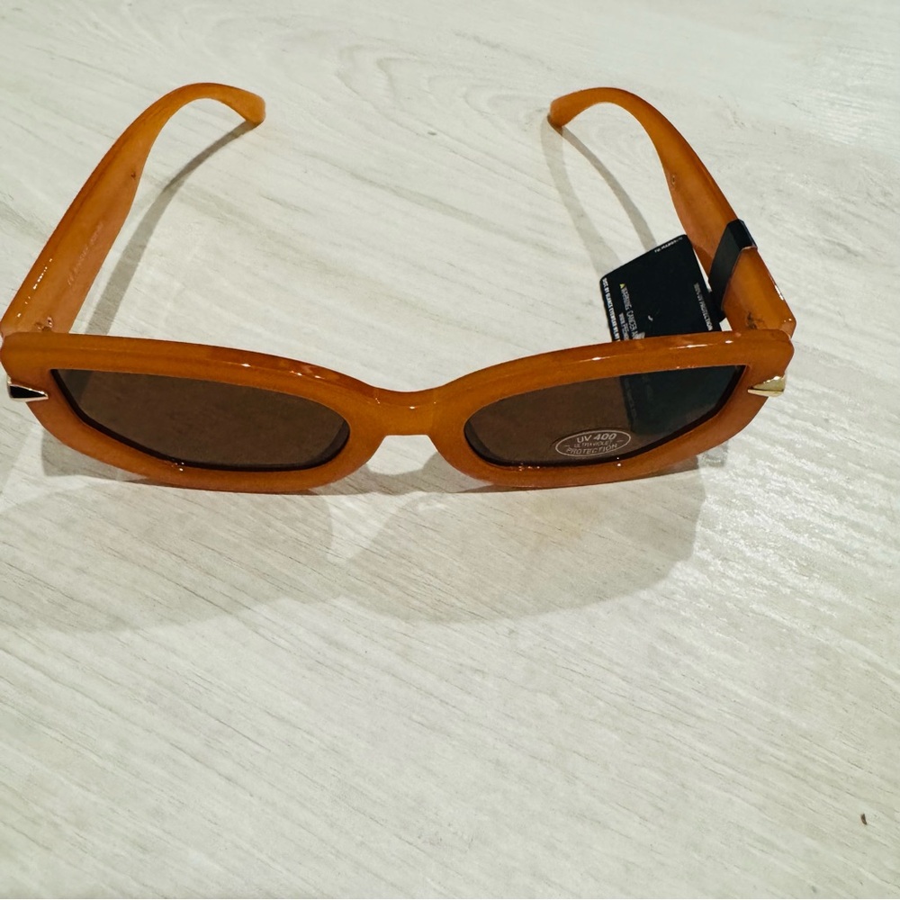 MARGARET JOSEPH Orange Sunglasses With Gold Accents UV400